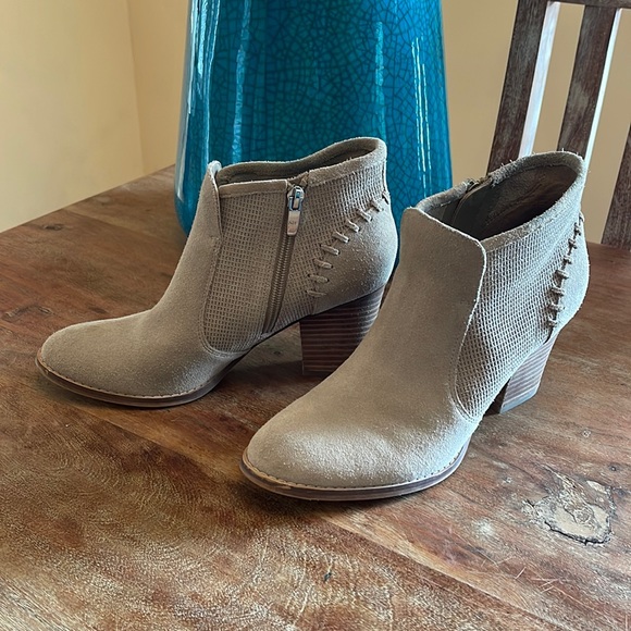 Marc Fisher Booties | Size 7.5 - Picture 1 of 9